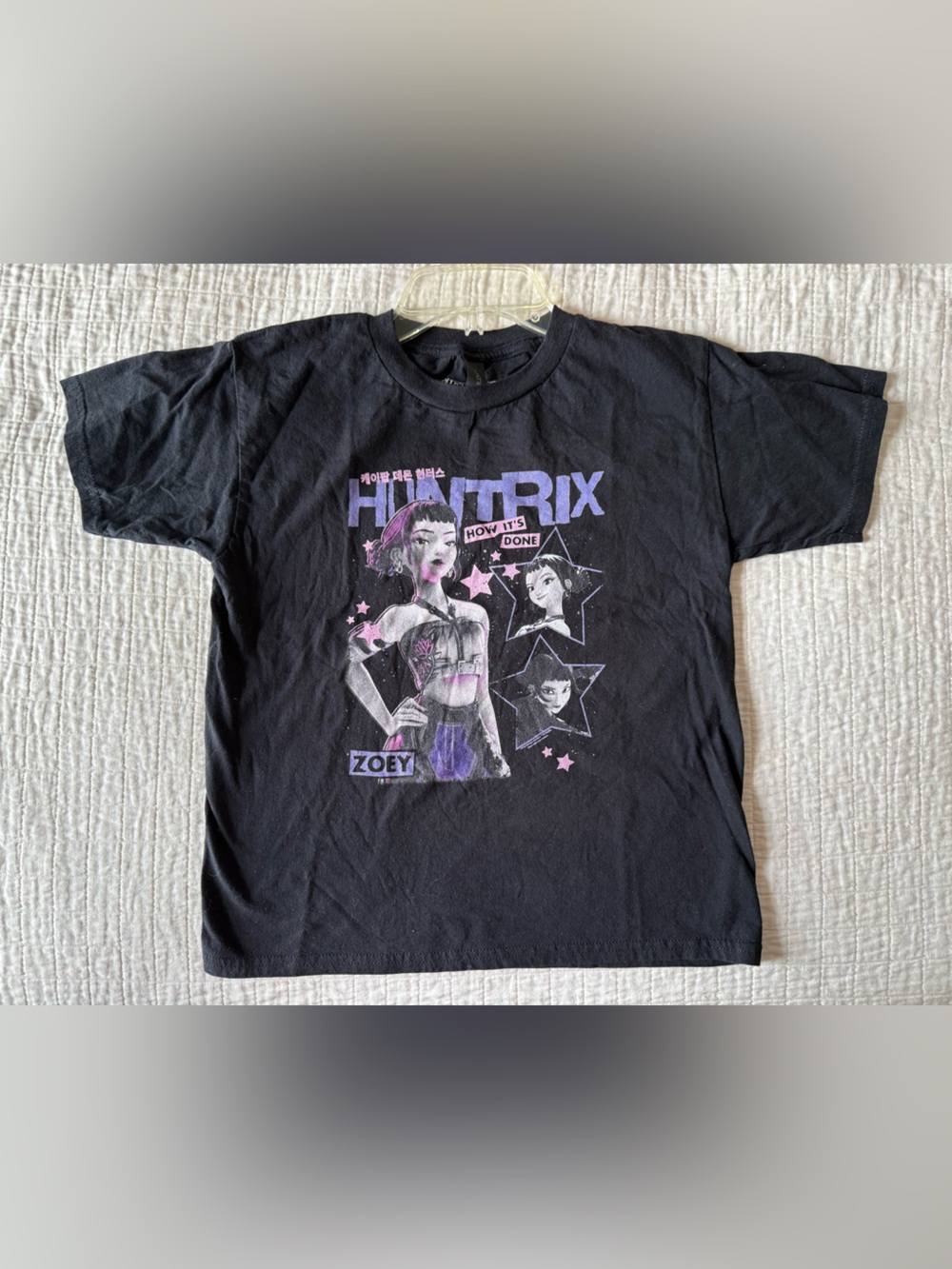 Netflix Black Tee Zoey from the film K-Pop Demon Hunters size medium girls
